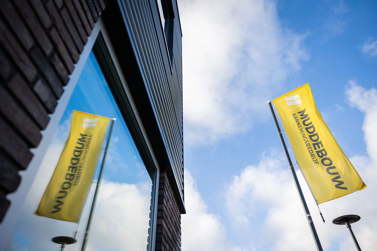 Muddebouw vlaggen