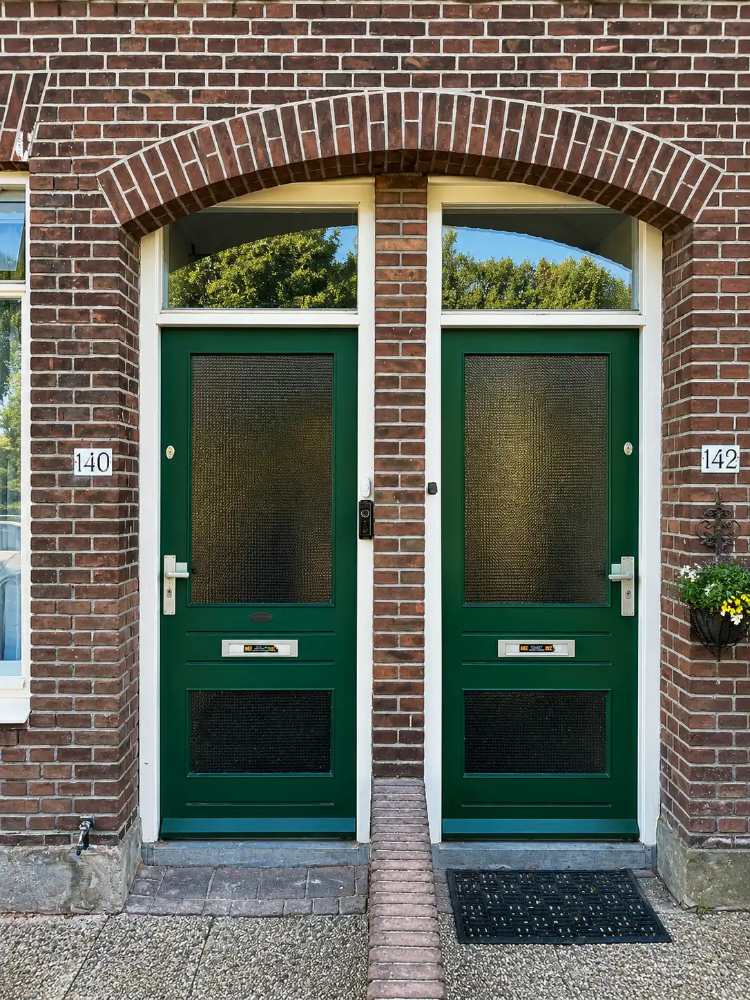 Glaswerk draairamen houtwerk onderhoud woningen Muddebouw